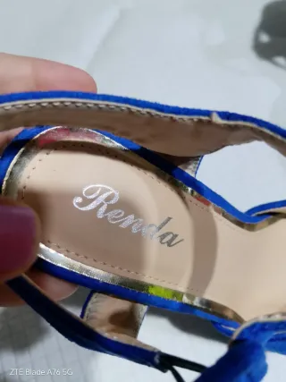 Décolleté blu con tacco