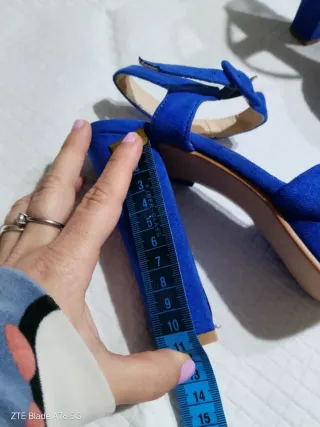 Décolleté blu con tacco