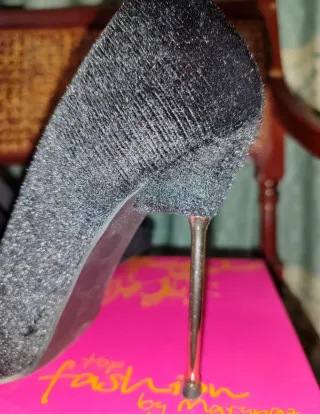 Zapatos de tacón negros