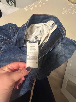 Pantalón vaquero Armani Jeans azul. Slim fit