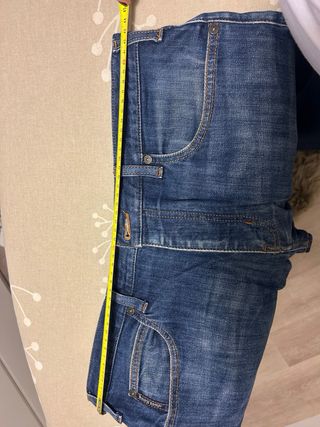 Pantalón vaquero Armani Jeans azul. Slim fit