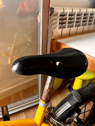 Bicicleta infantil amarilla