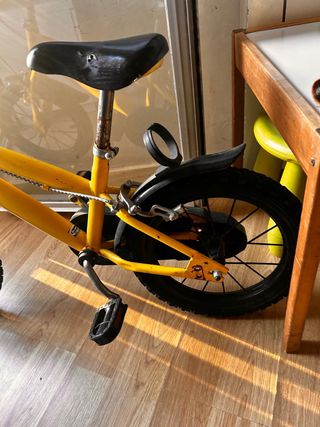 Bicicleta infantil amarilla