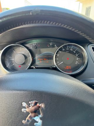 Peugeot 5008 2010