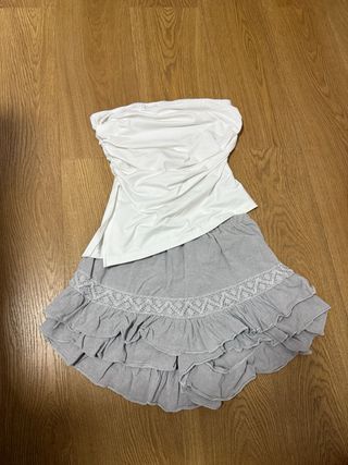 Conjunto Top Blanco y Falda Gris