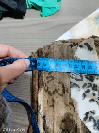 Abito fantasia beige e marrone