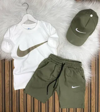 Conjuntos de niño/niña. 25€