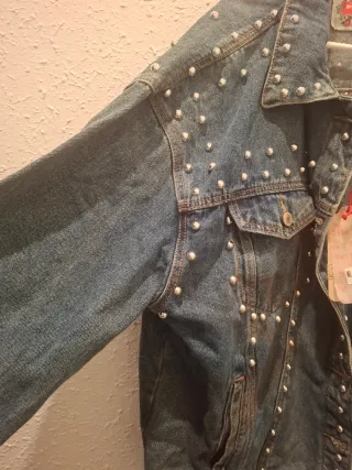 Chaqueta vaquera tachuelas plateadas