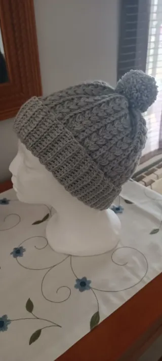 Berretti e guanti all'uncinetto