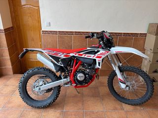 Beta 125 RR LC Enduro 2021 Roja/Blanca