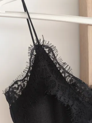 Top lencero asimétrico encaje negro XS