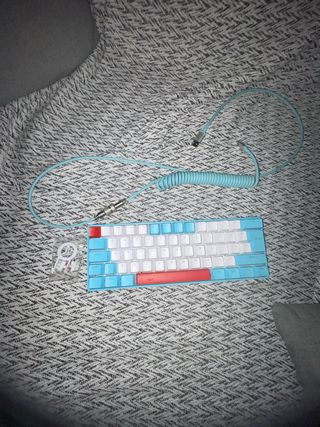 Teclado Mecánico Blanco, Azul y Rojo
