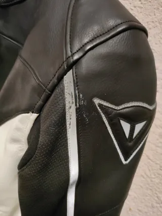 Chaqueta Moto Dainese Negra y Blanca