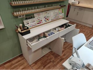 Traspaso salón de uñas y peluqueria