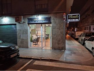 Traspaso salón de uñas y peluqueria