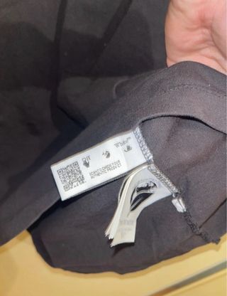 T-shirt Off-White con frecce blu