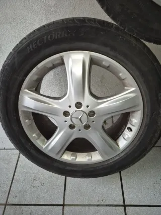 Llantas Mercedes-Benz (4 unidades)
