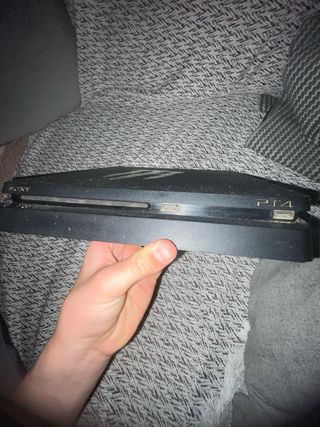 PS4 (PlayStation 4) con pegatina Monster