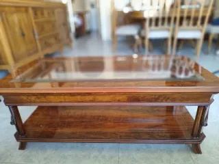 Mesa de centro de madera y cristal