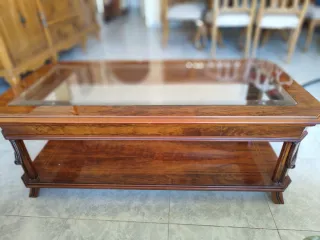 Mesa de centro de madera y cristal