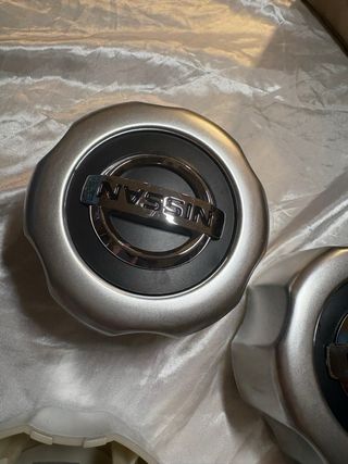 Tapacubos Llantas Nissan (4 unidades)