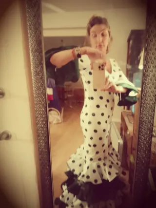 Vestido de flamenca lunares blanco y verde