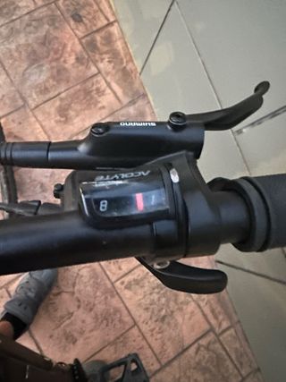 Bicicleta eléctrica negra