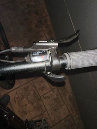 Bicicleta eléctrica negra