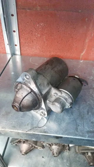 Motor de arranque/puesta en marcha