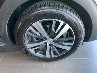 Peugeot 3008 PureTech 130 SANDS Allure Pack EAT8 96 kW (130 CV)