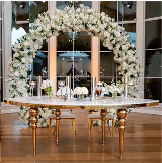 Mesa y 2 sillas para novios - Alquiler , venta