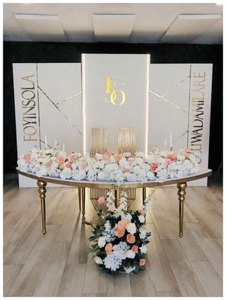 Mesa y 2 sillas para novios - Alquiler , venta