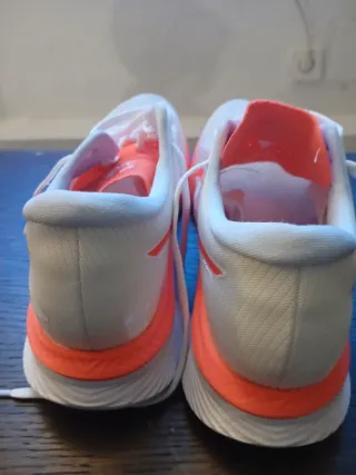 Zapatillas Asics Naranja y Blanco