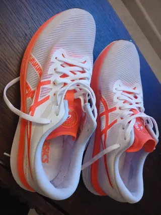 Zapatillas Asics Naranja y Blanco