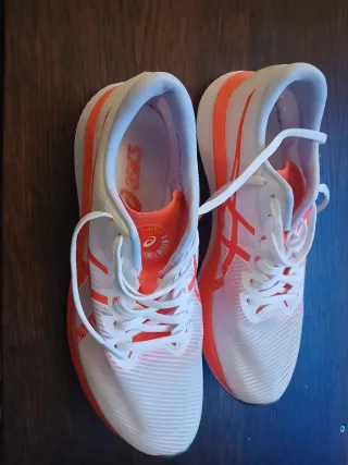 Zapatillas Asics Naranja y Blanco