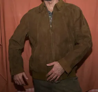 Cazadora de ante marrón. Hombre