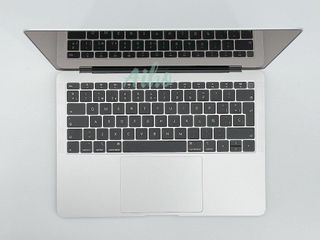 MacBook Air 13" (2019) Intel Core i5 1.6GHz 2 núcleos - SSD 128GB - RAM 8GB - Plata