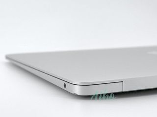 MacBook Air 13" (2019) Intel Core i5 1.6GHz 2 núcleos - SSD 128GB - RAM 8GB - Plata