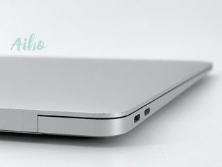 MacBook Air 13" (2019) Intel Core i5 1.6GHz 2 núcleos - SSD 128GB - RAM 8GB - Plata