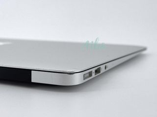 MacBook Air 13" Intel Core i5 1.4GHz 2 núcleos - Disco 128Gb SSD - RAM 4Gb