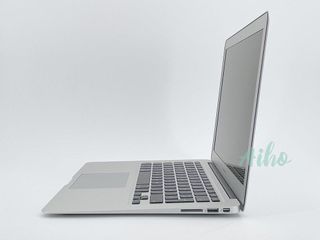 MacBook Air 13" Intel Core i7 2 núcleos 1.7GHz - SSD 256Gb - RAM 8Gb