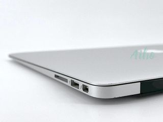 MacBook Air 13" Intel Core i7 2 núcleos 1.7GHz - SSD 256Gb - RAM 8Gb