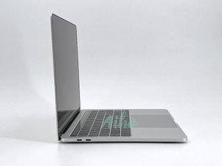 MacBook Pro 13" (2019) Intel Core i5 2.4GHz 4 núcleos - SSD 1TB - RAM 8GB - Plata