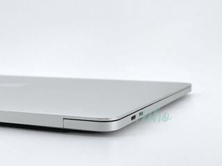 MacBook Pro 13" (2019) Intel Core i5 2.4GHz 4 núcleos - SSD 1TB - RAM 8GB - Plata