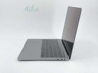 MacBook Pro 13" (2018) Intel Core i7 2.7GHz 4 núcleos - SSD 256Gb - 16GB RAM - Gris Espacial