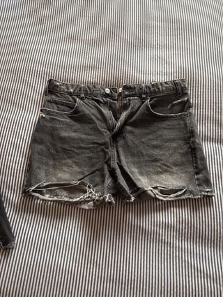 Pantalón corto Zara negro desgastado Precio por 2