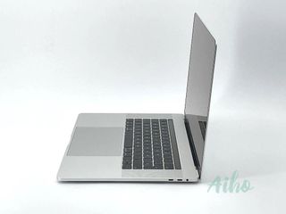 MacBook Pro 15" (2017) Intel Core i7 2.9GHz 4 núcleos - SSD 1TB - 16GB RAM - Plata