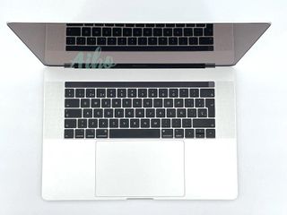 MacBook Pro 15" (2017) Intel Core i7 2.9GHz 4 núcleos - SSD 1TB - 16GB RAM - Plata