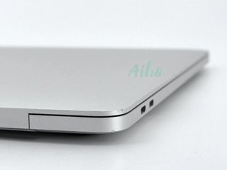 MacBook Pro 15" (2017) Intel Core i7 2.9GHz 4 núcleos - SSD 1TB - 16GB RAM - Plata