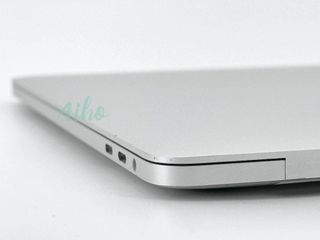 MacBook Pro 15" (2017) Intel Core i7 2.9GHz 4 núcleos - SSD 1TB - 16GB RAM - Plata